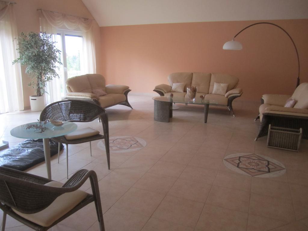 Villa Paradiso Вроцлав Екстериор снимка