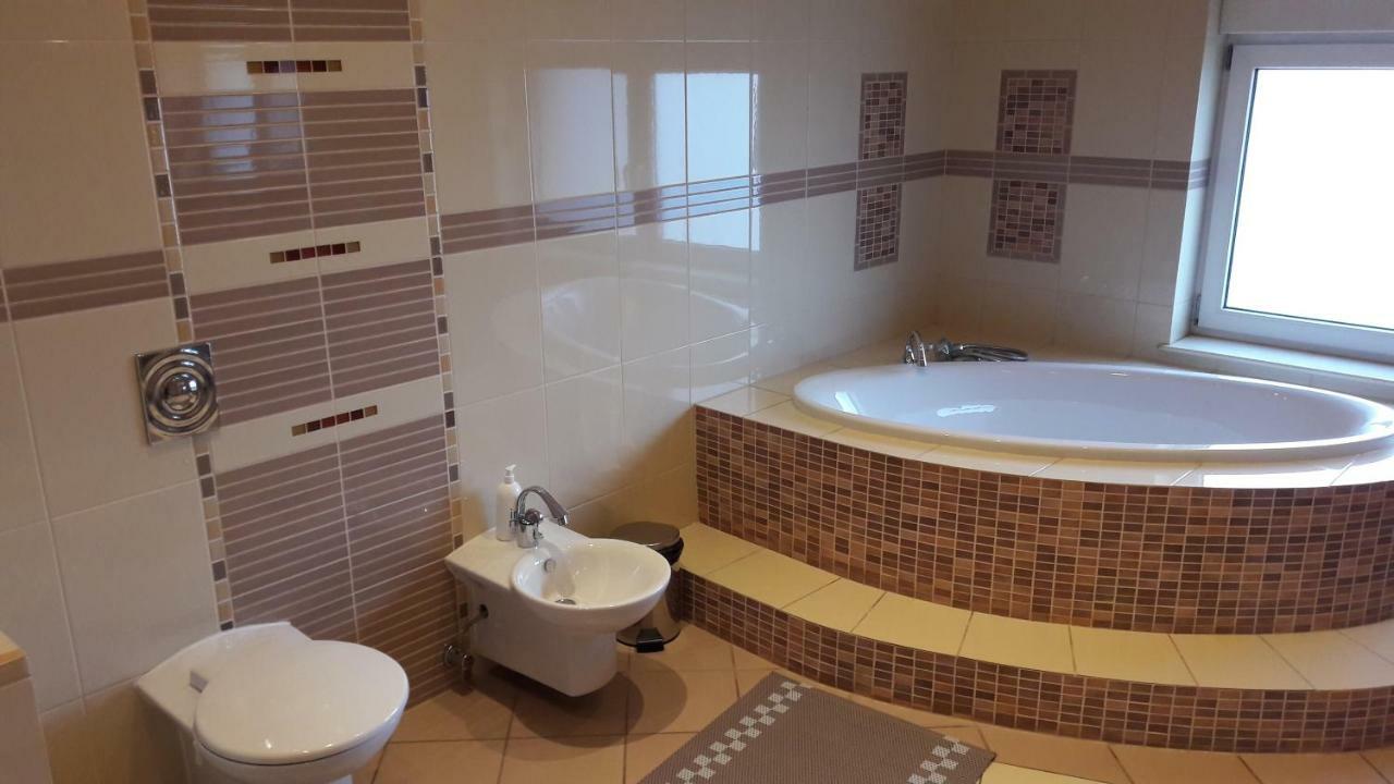 Villa Paradiso Вроцлав Екстериор снимка